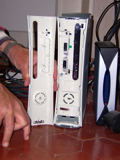 2008-04-14_18h49m40.jpg - Ouverture d'une Xbox 360