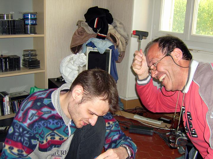 2008-04-14_19h17m52.jpg - Attends, je t'aide !