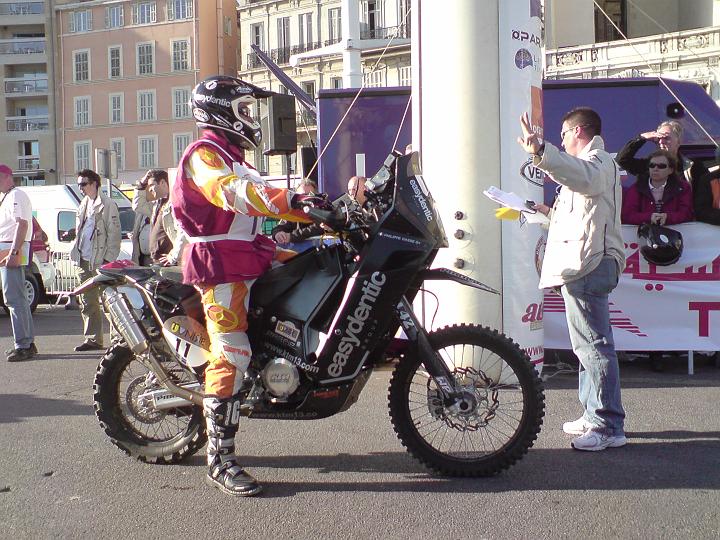 2008-04-23_18h42m15.jpg - Même pour les motards