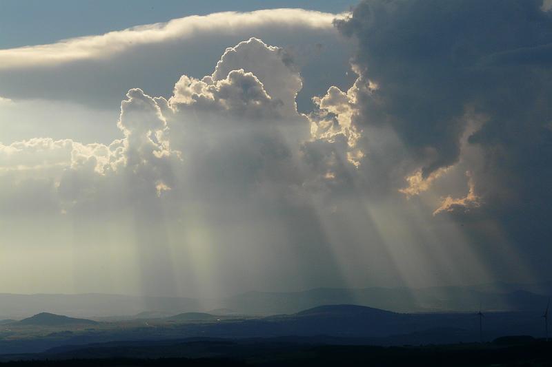 2008-07-30_19h17m41.jpg - Aurons-nous de la pluie cette nuit ?