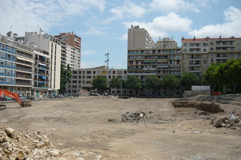 2009-06-06_12h26m08.jpg - Le stade Henri Tasso débarrassé de son revêtement